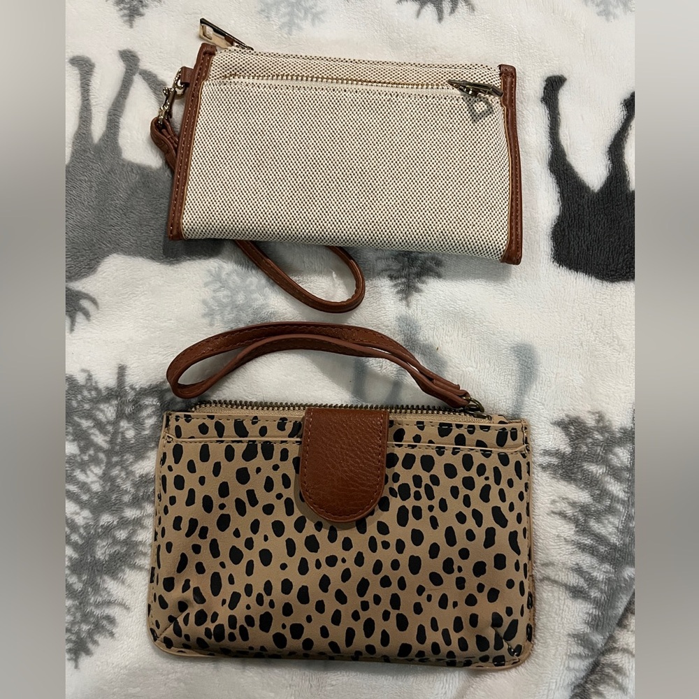 Two cute little wristlets! Will be perfect for summer!